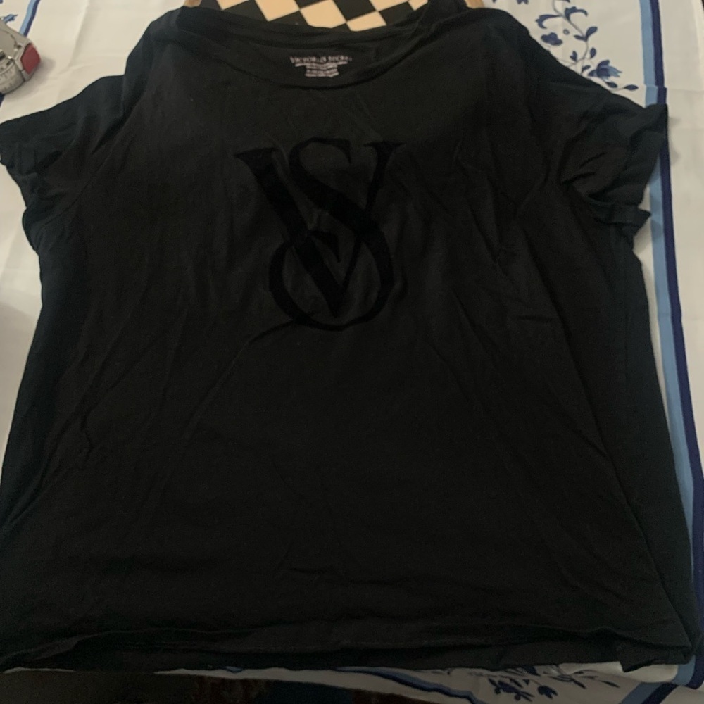 Victoria's Secret Black Short Sleeve Tee - Picture 2 of 2
